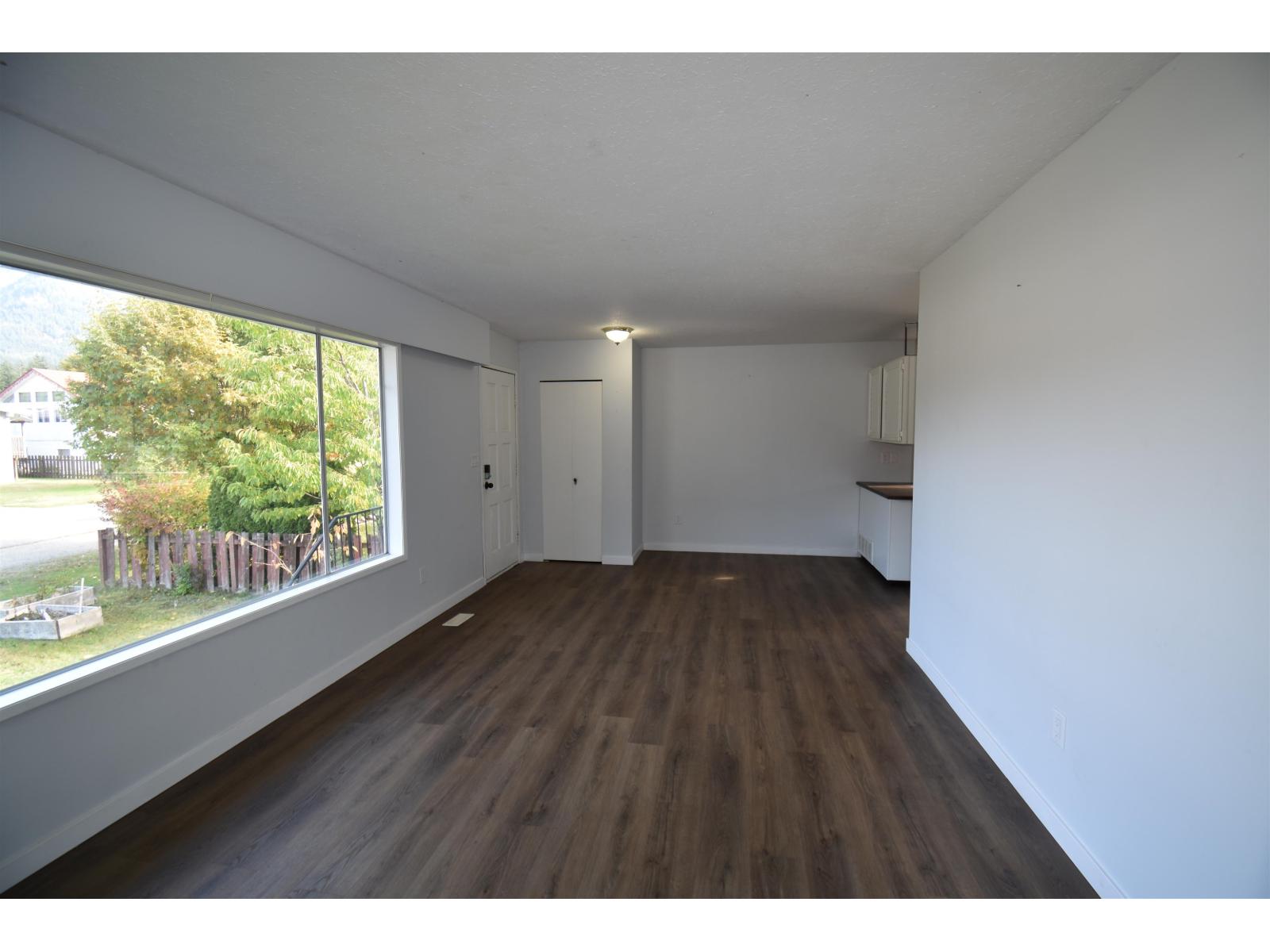 580 Rupert Street Property Photo 7