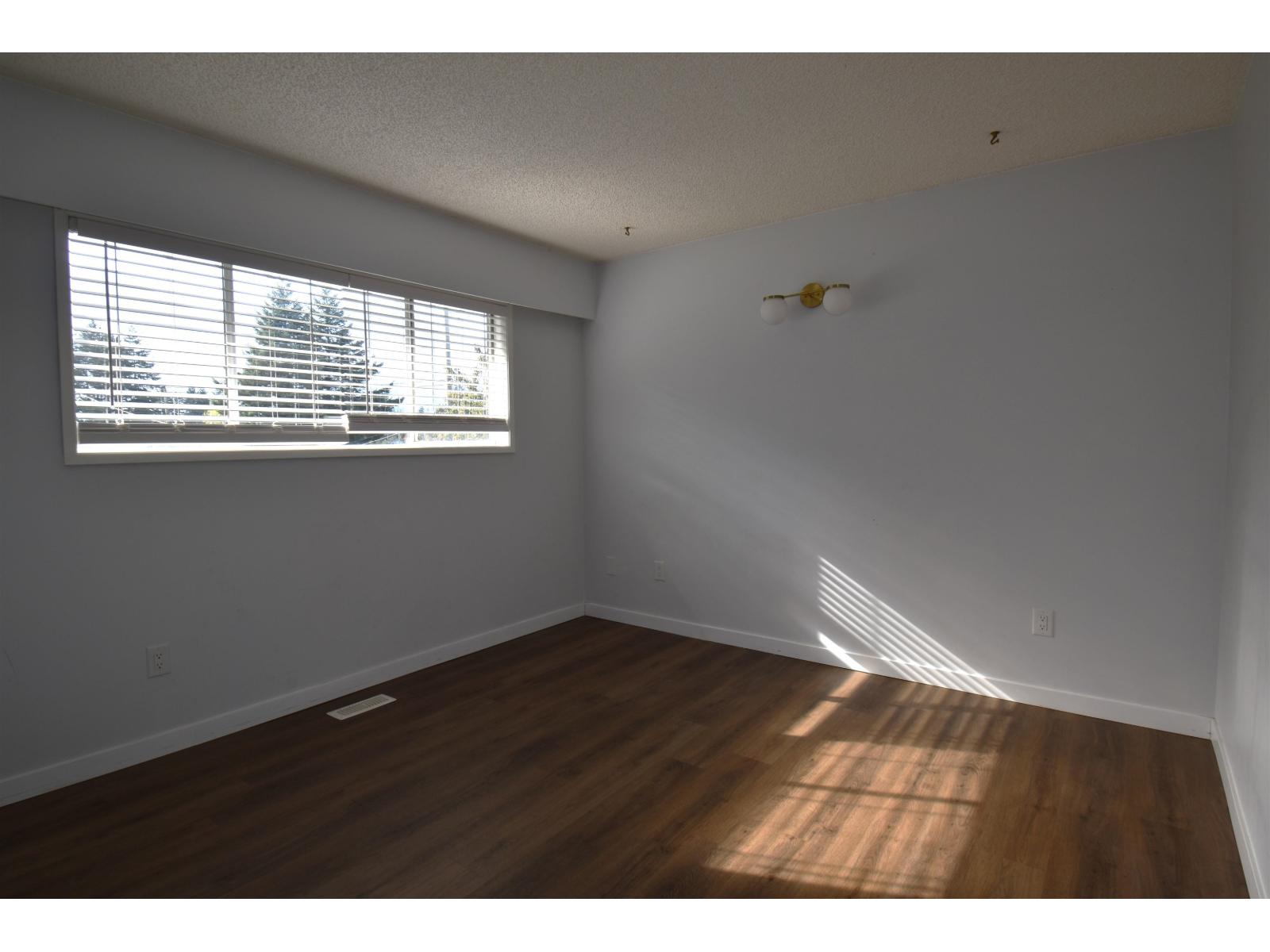 580 Rupert Street Property Photo 11