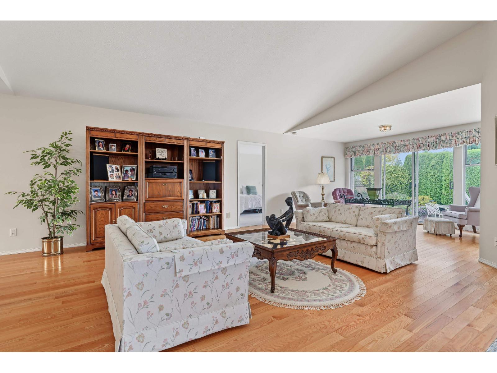 16155 16a Avenue Property Photo 3
