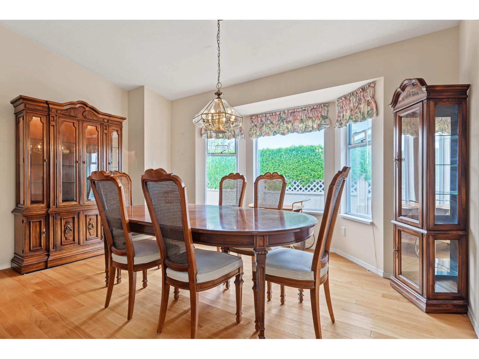 16155 16a Avenue Property Photo 14