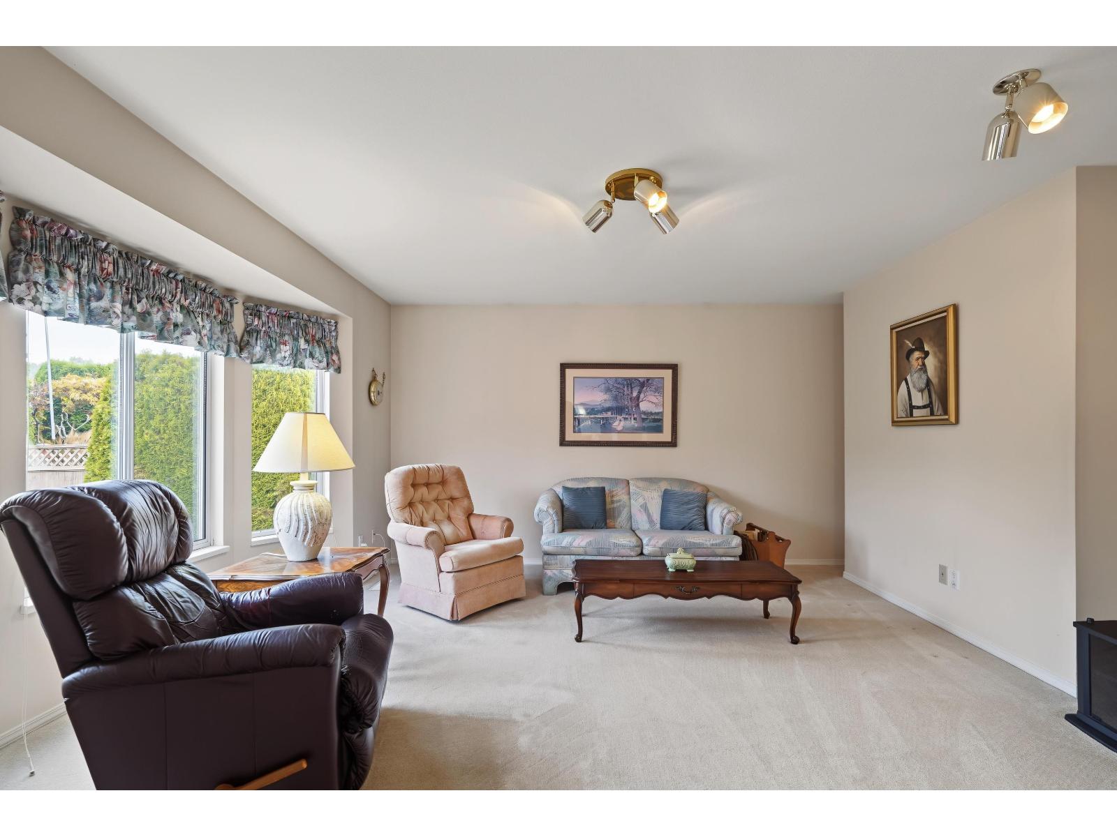 16155 16a Avenue Property Photo 19