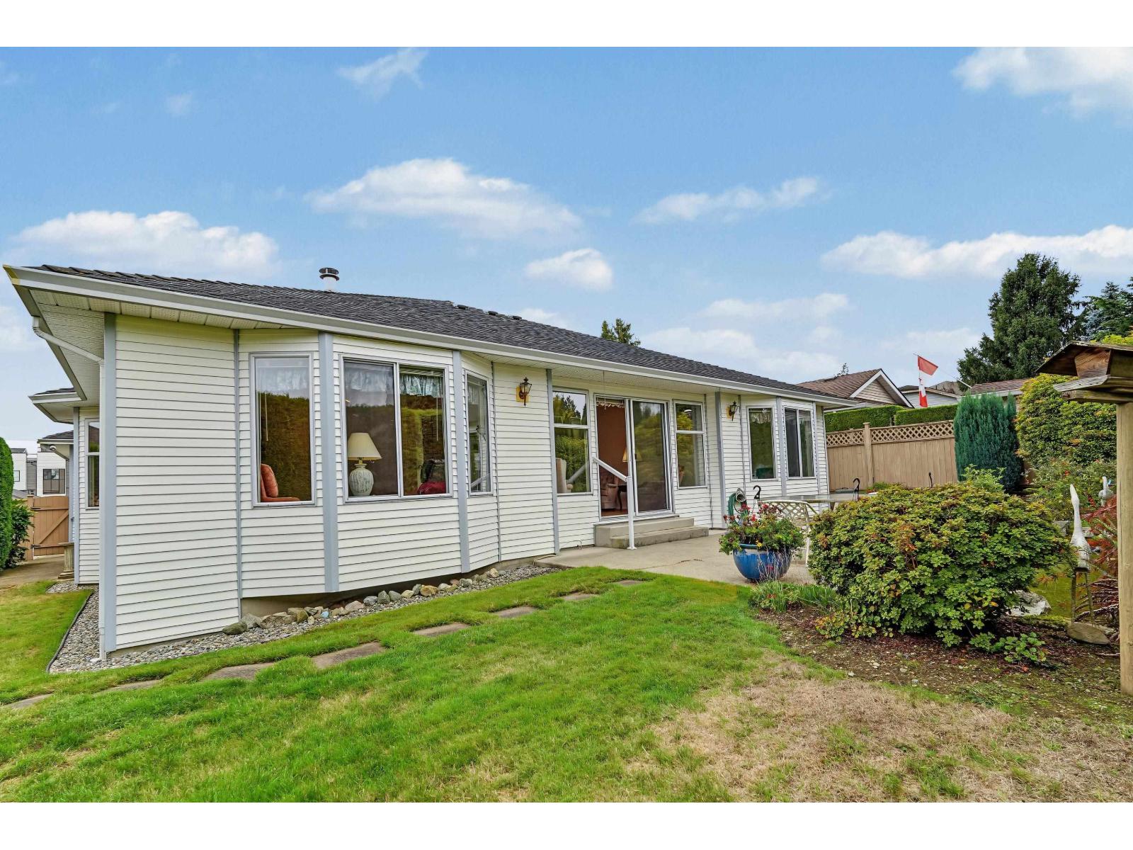 16155 16a Avenue Property Photo 28