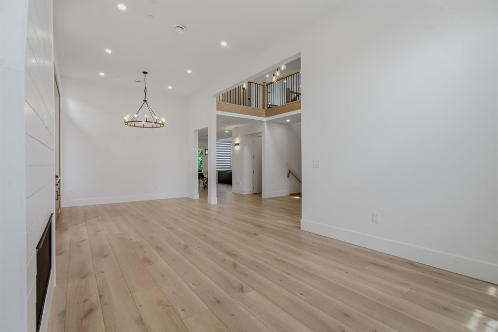 8701 Cleven Drive Property Photo 16