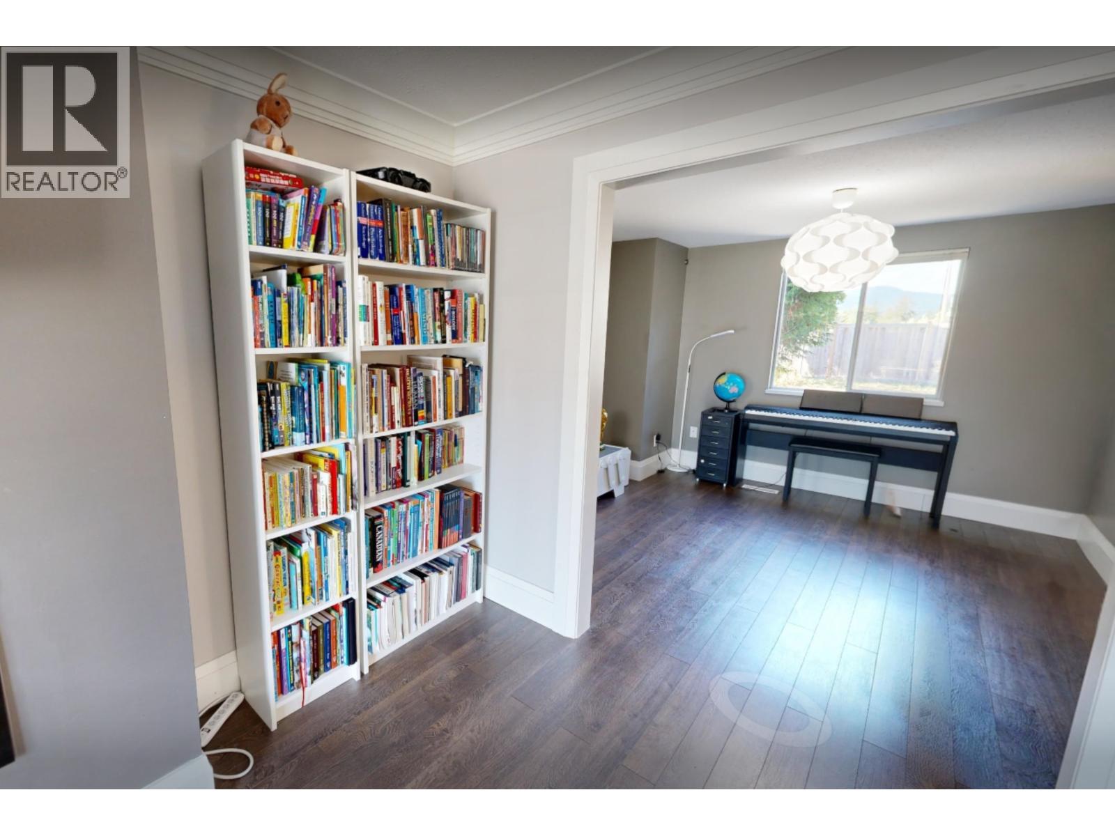 23423 Sandpiper Avenue Property Photo 7