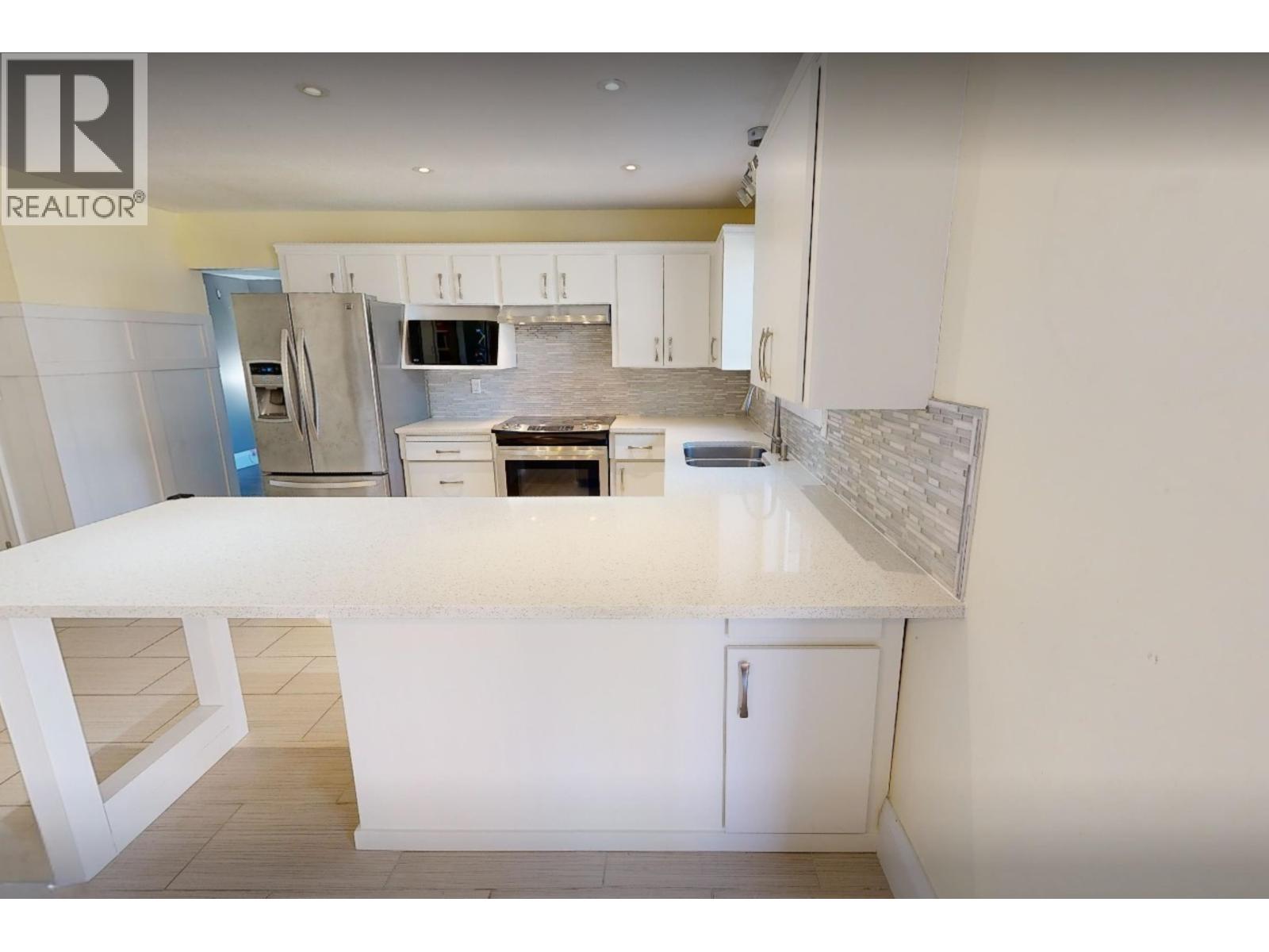 23423 Sandpiper Avenue Property Photo 11