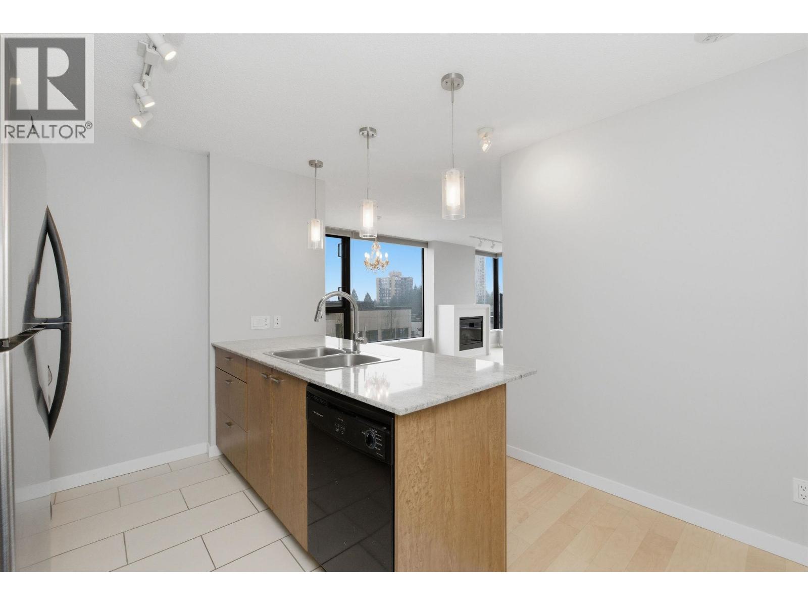 607 7063 Hall Avenue Property Photo 11