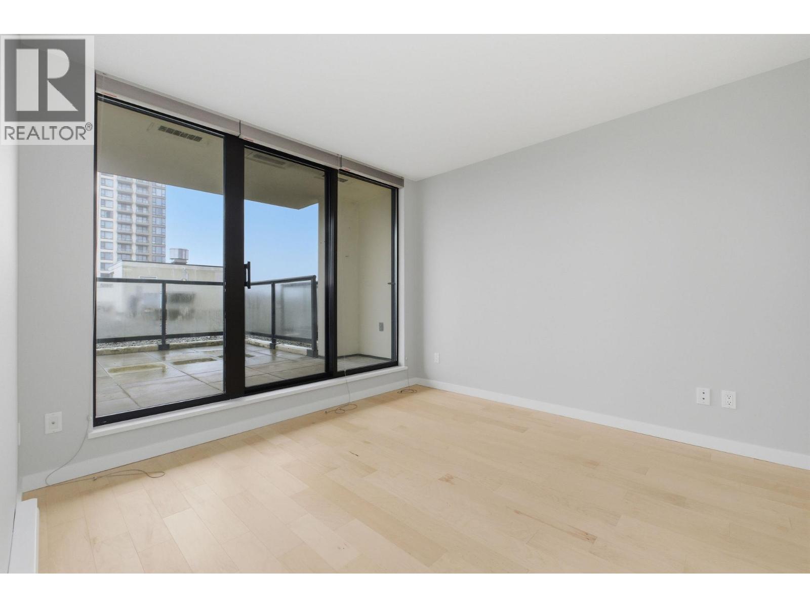 607 7063 Hall Avenue Property Photo 14