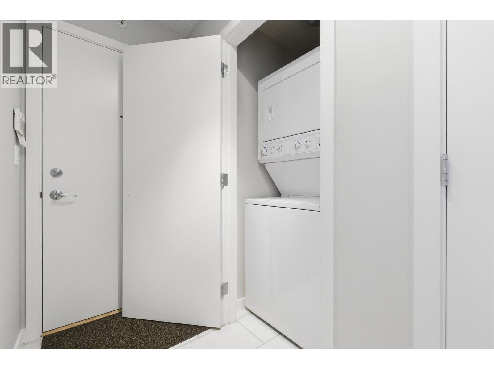 607 7063 Hall Avenue Property Photo 24