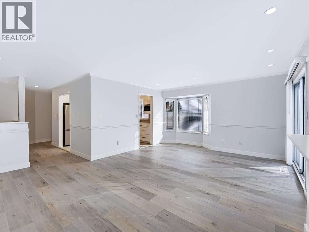 34 7040 Williams Road Property Photo 9