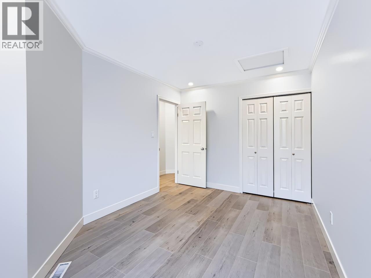 34 7040 Williams Road Property Photo 13