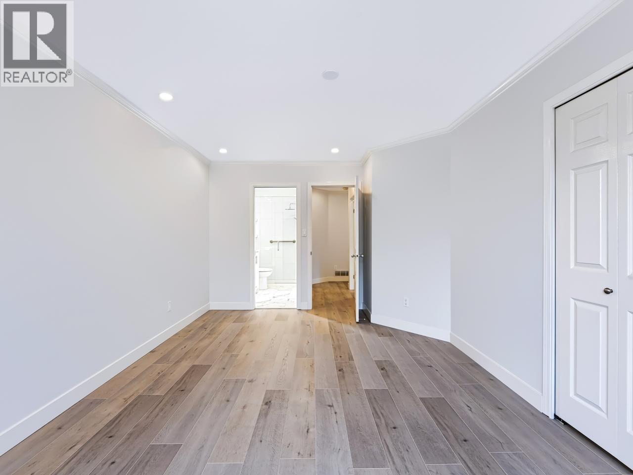 34 7040 Williams Road Property Photo 16
