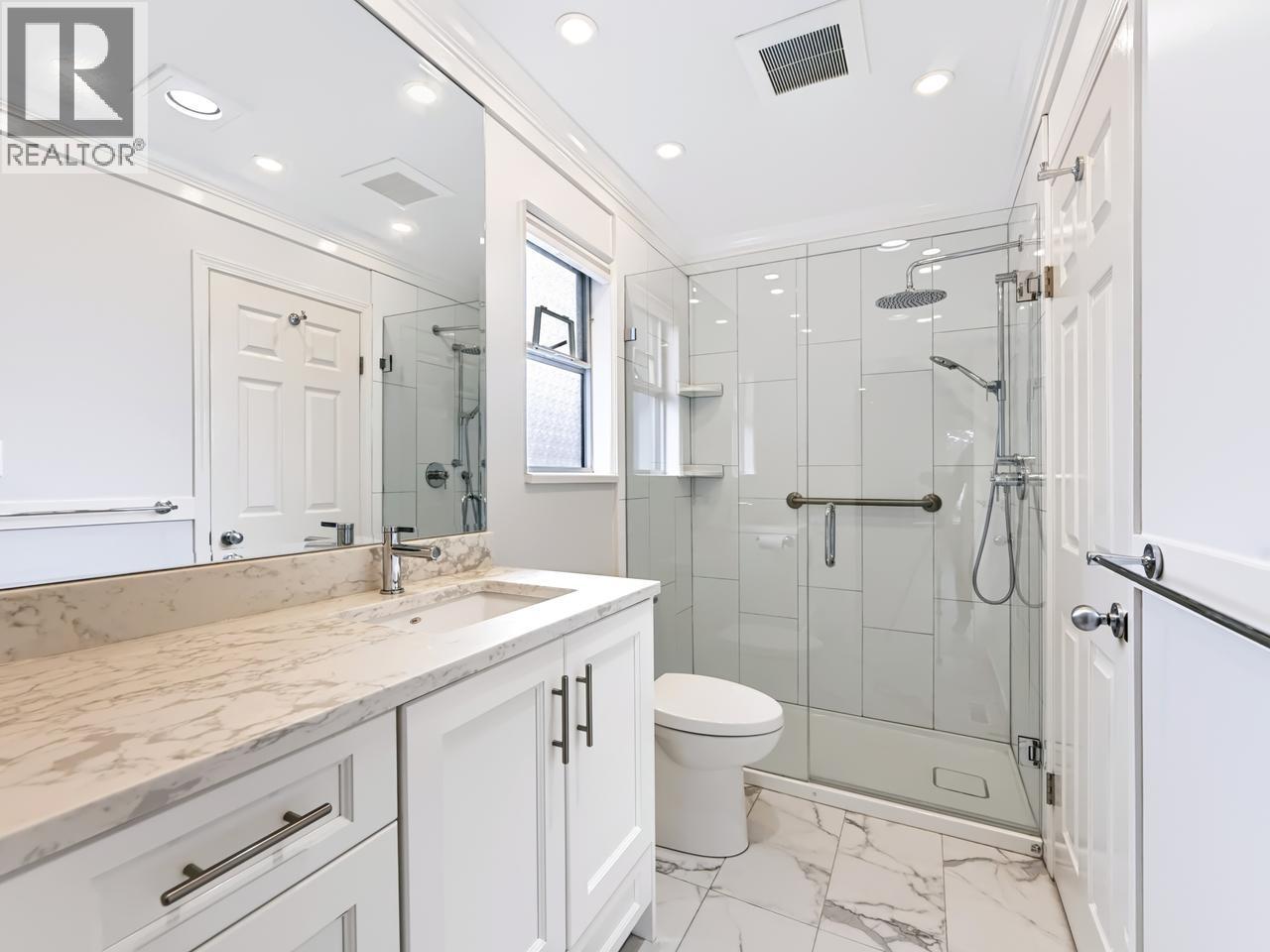 34 7040 Williams Road Property Photo 17
