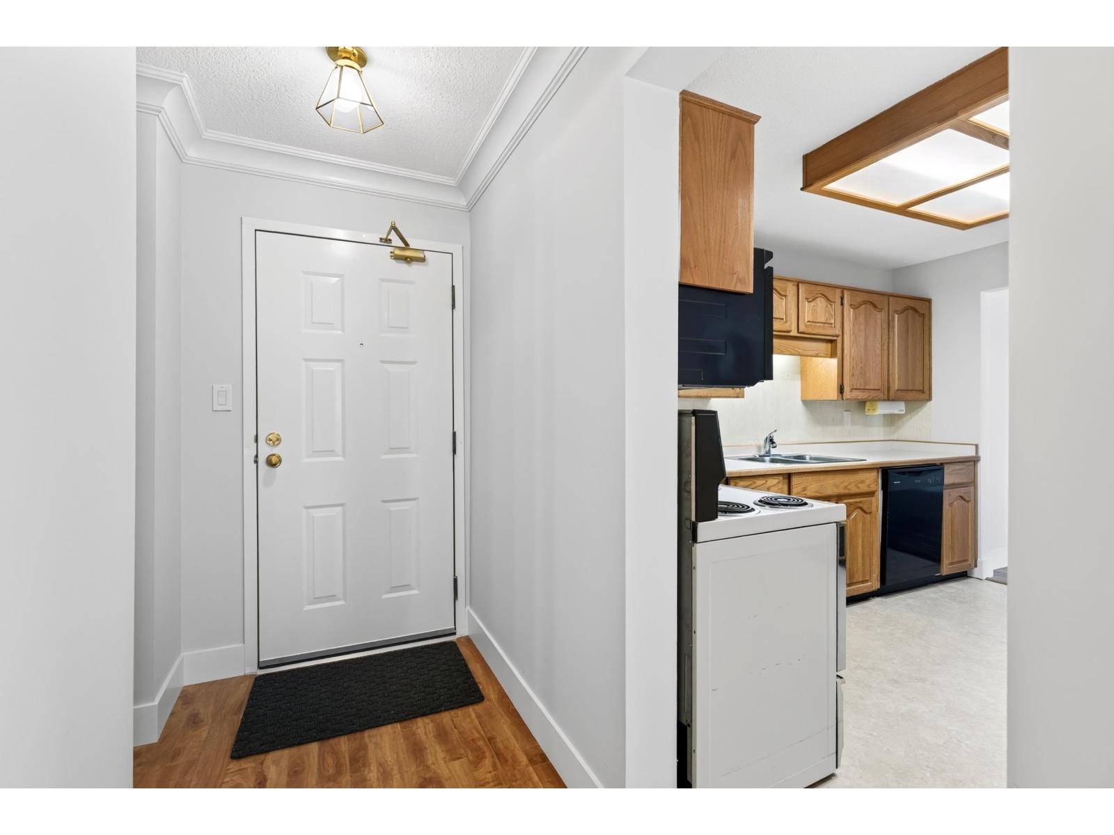 311 32833 Landeau Place Property Photo 3