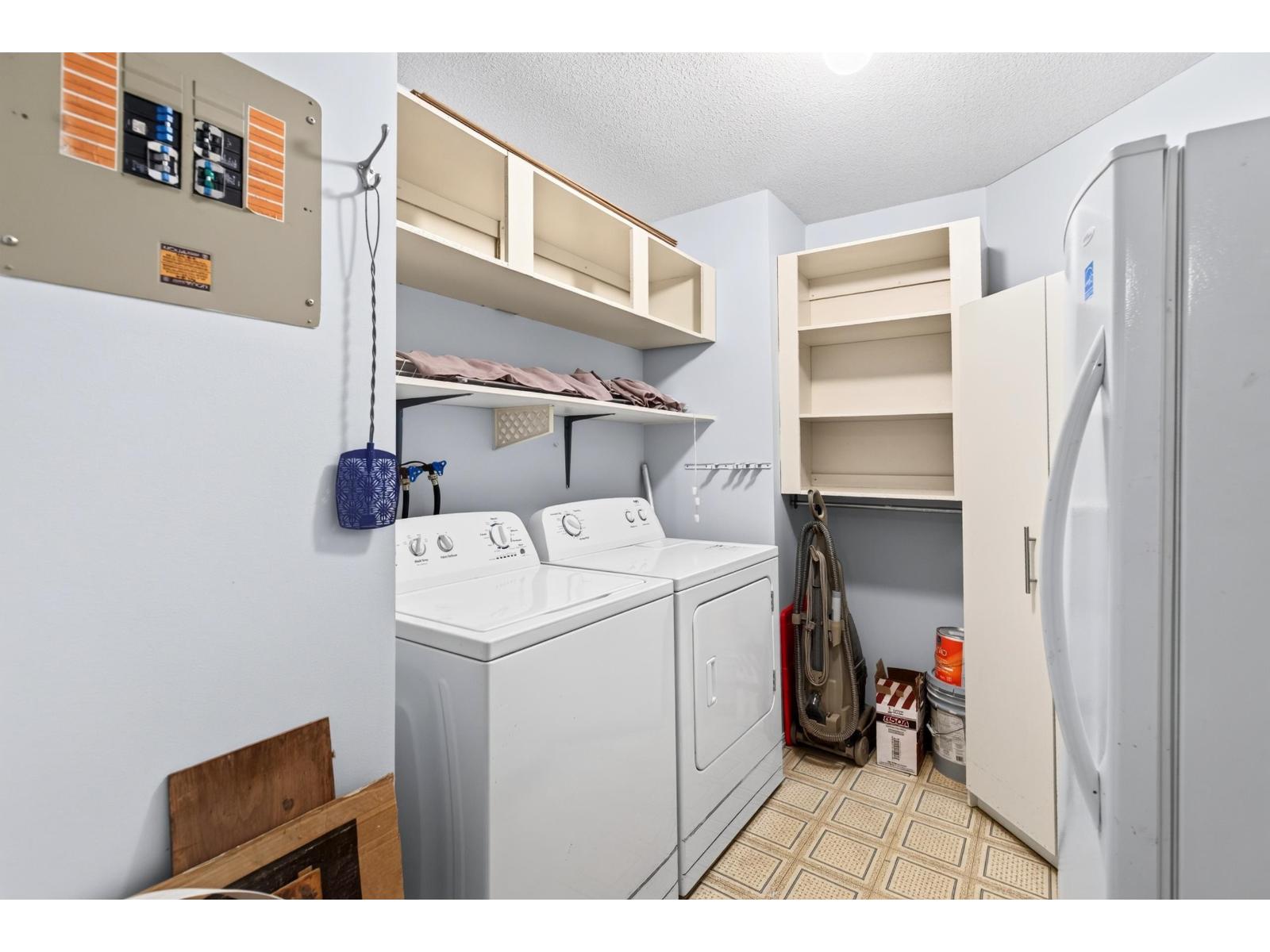311 32833 Landeau Place Property Photo 4