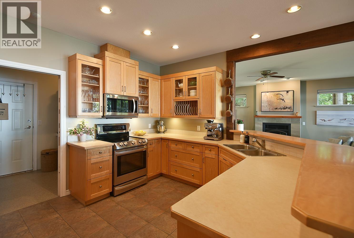 7647 Eureka Place Property Photo 6