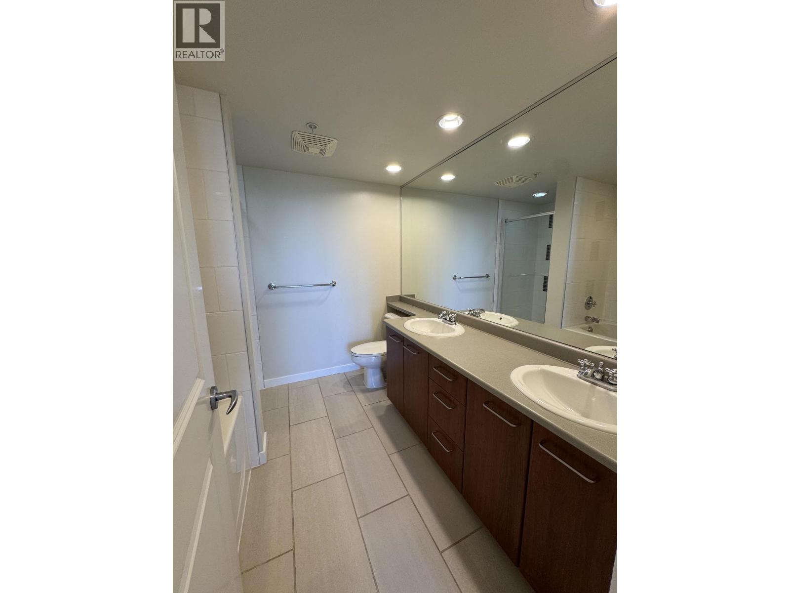 307 4333 Central Boulevard Property Photo 7