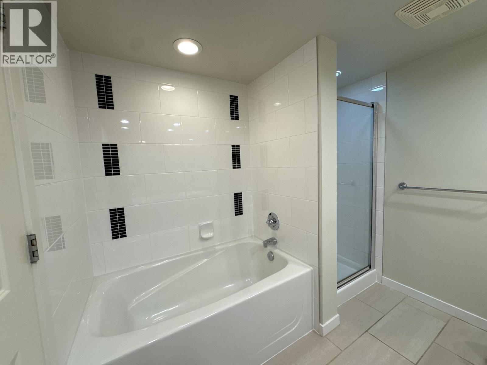 307 4333 Central Boulevard Property Photo 9