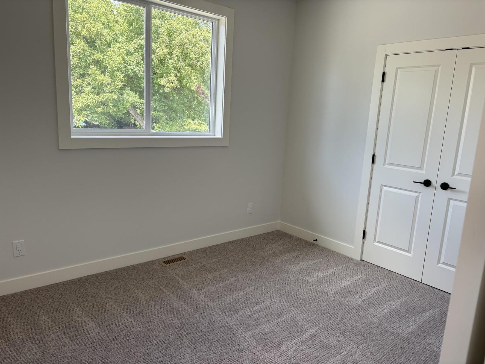 9660 Menzies Street Property Photo 10