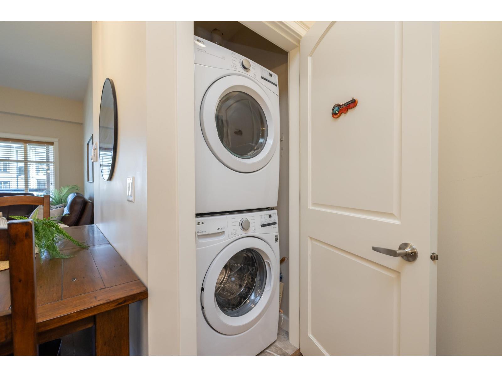 609 20325 85 Avenue Property Photo 26