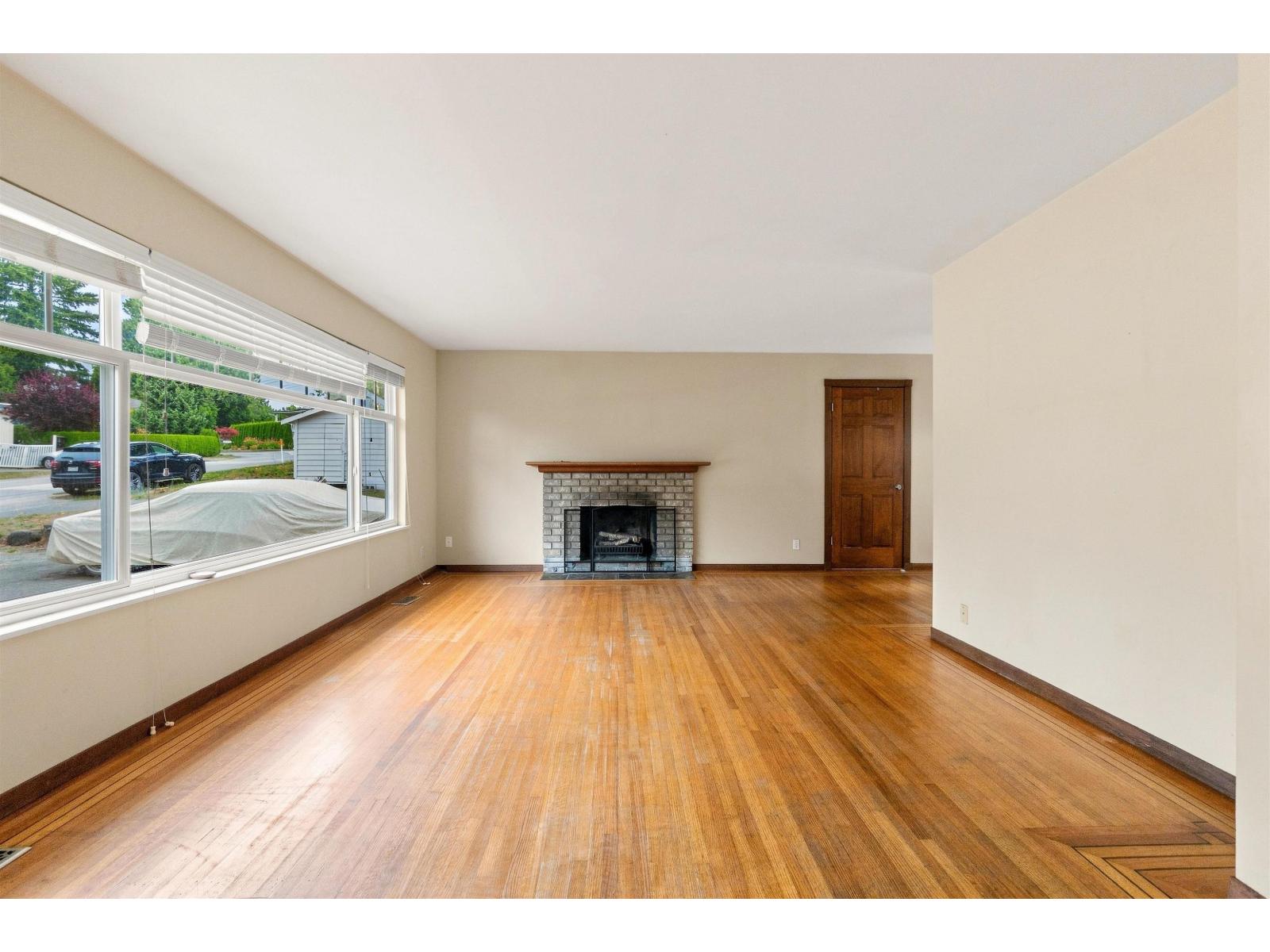 11530 95a Avenue Property Photo 2