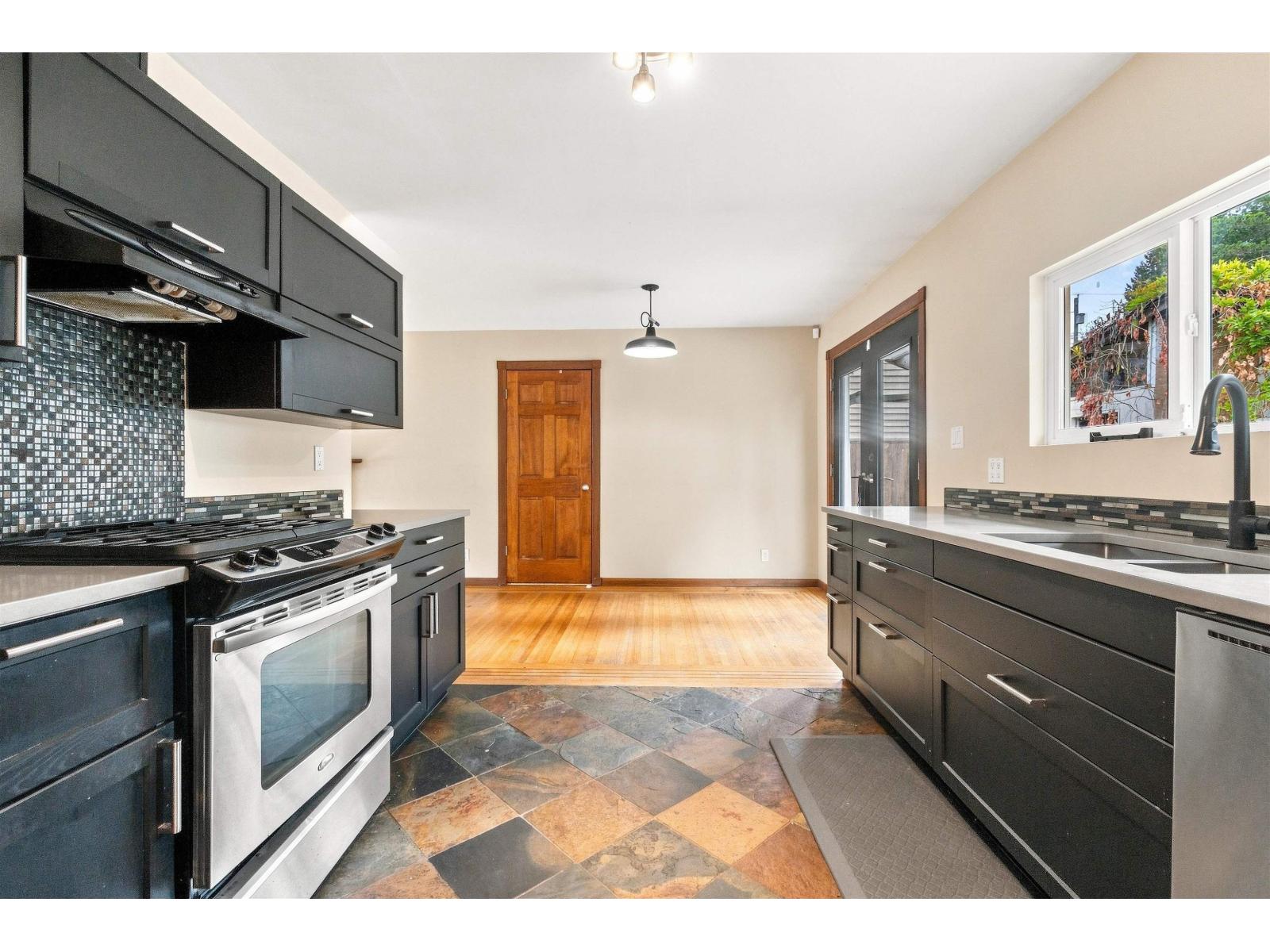 11530 95a Avenue Property Photo 5