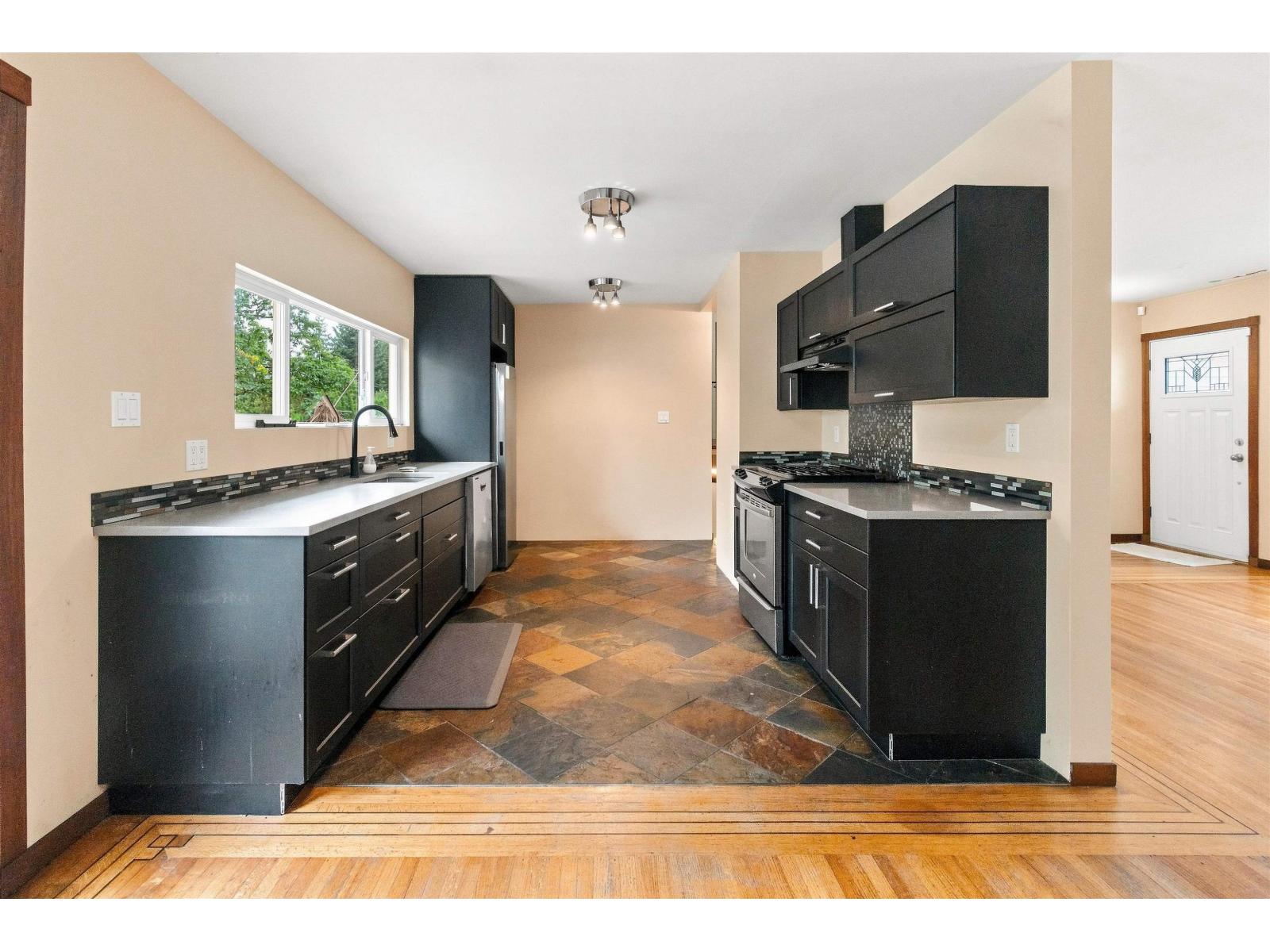 11530 95a Avenue Property Photo 7
