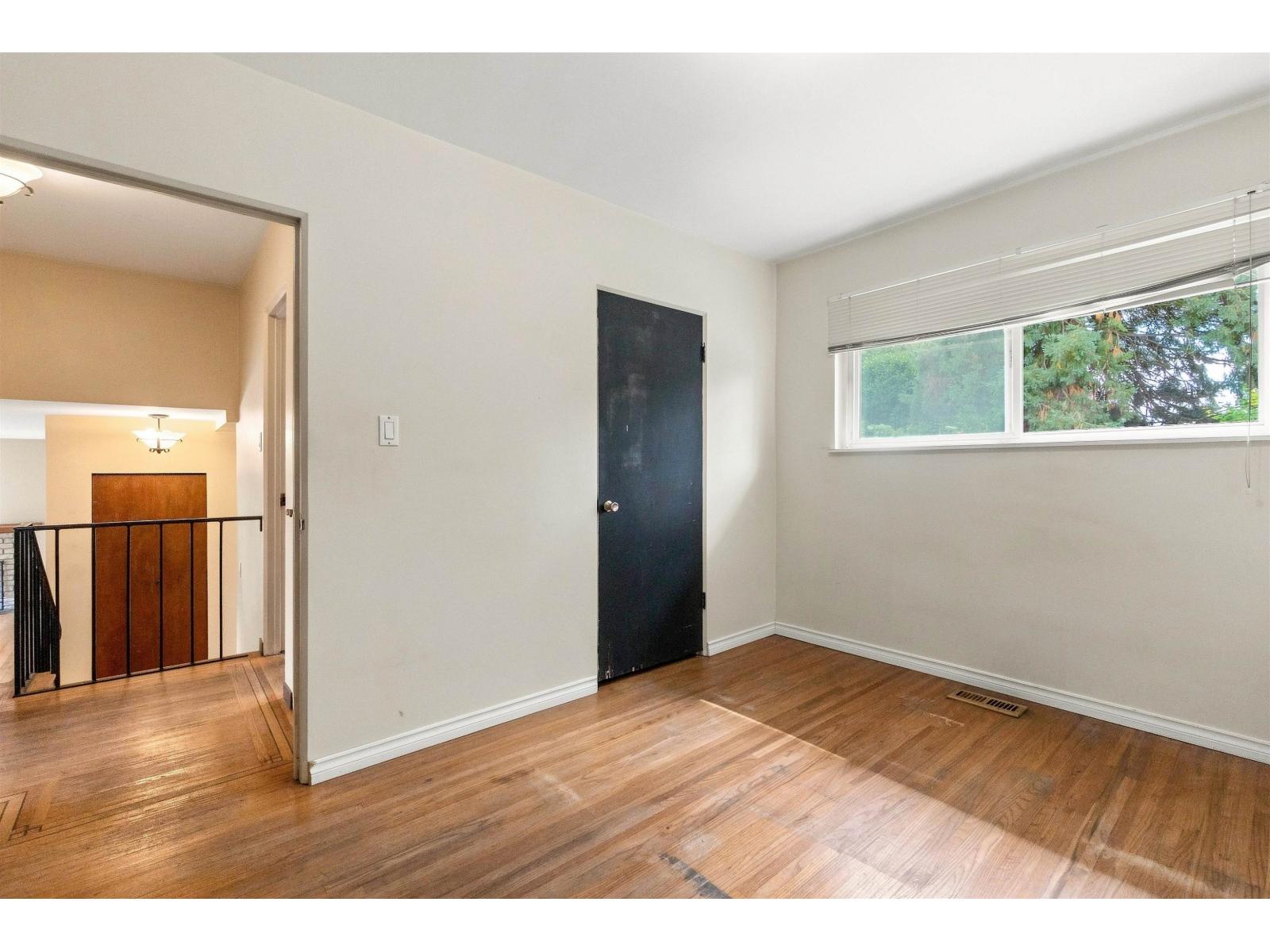 11530 95a Avenue Property Photo 8