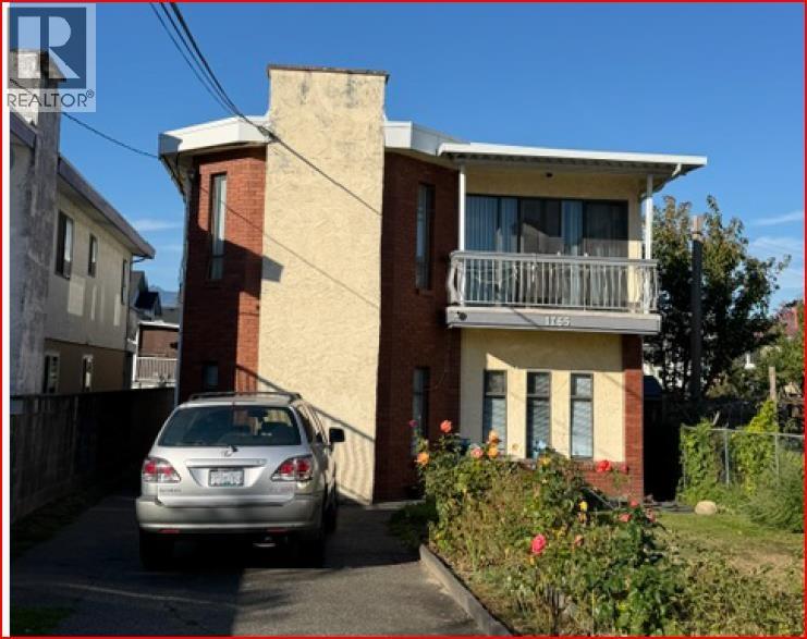 1765 E 28th Avenue Property Photo 1