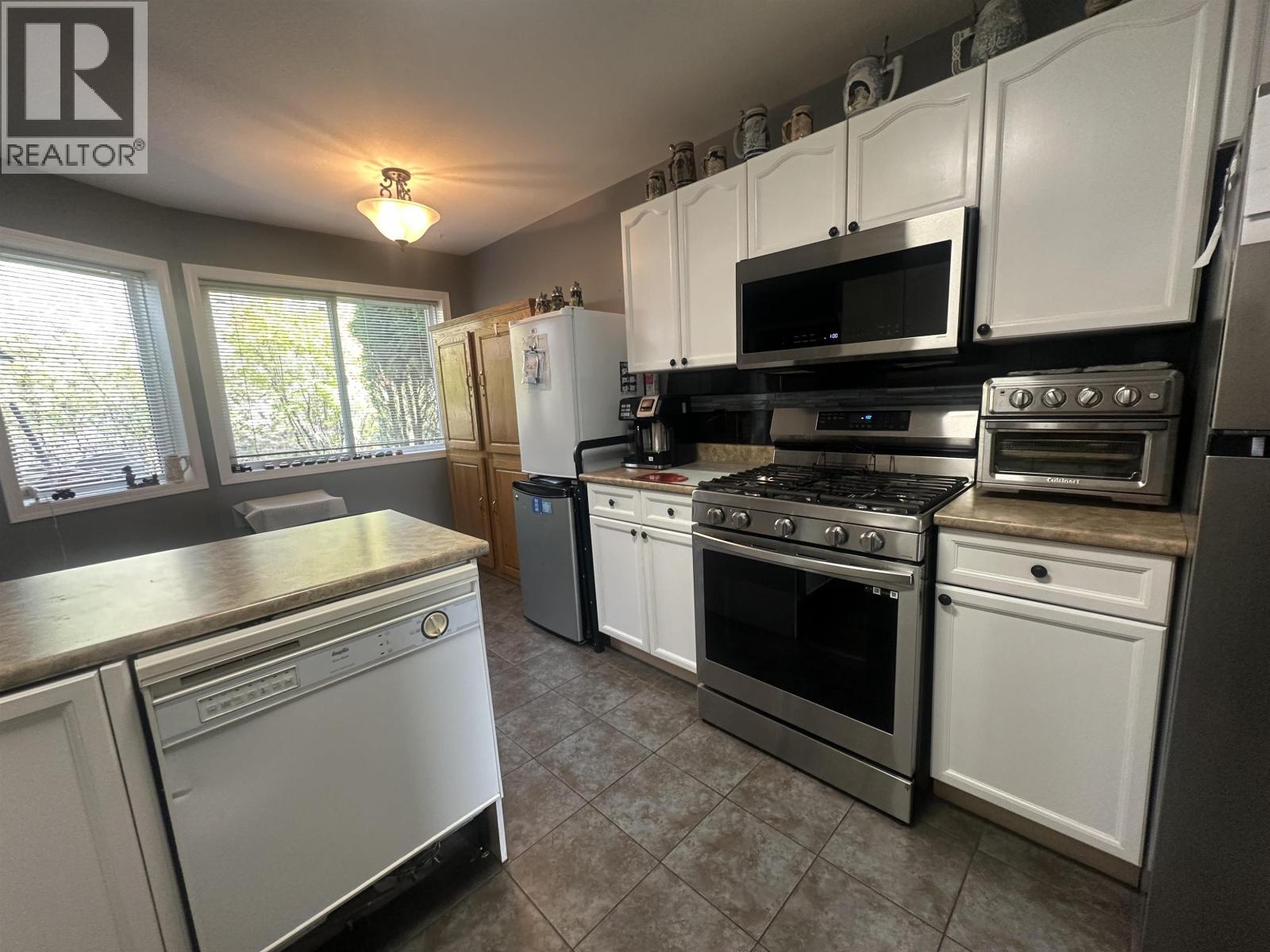 54 350 Pearkes Drive Property Photo 4