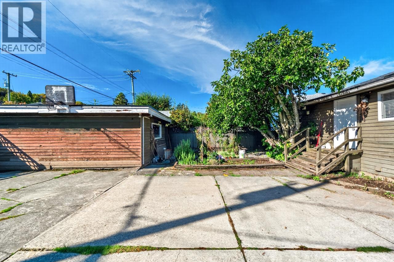 3232 W 16th Avenue Property Photo 26