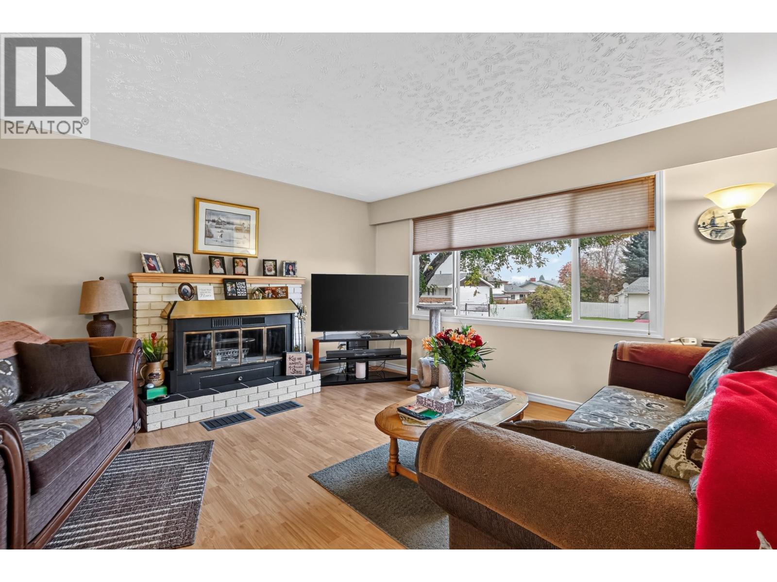 4203 Carrier Avenue Property Photo 5