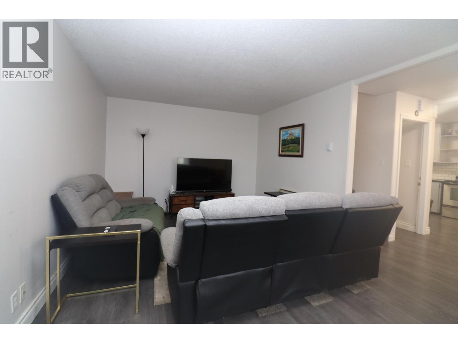 2114 Strathcona Avenue Property Photo 4