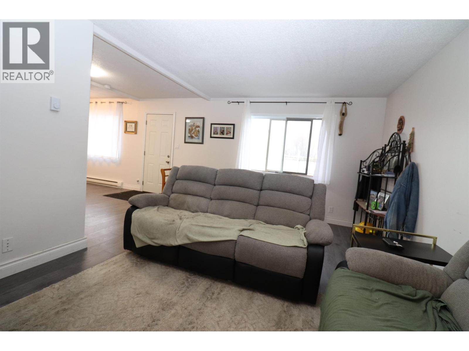 2114 Strathcona Avenue Property Photo 6