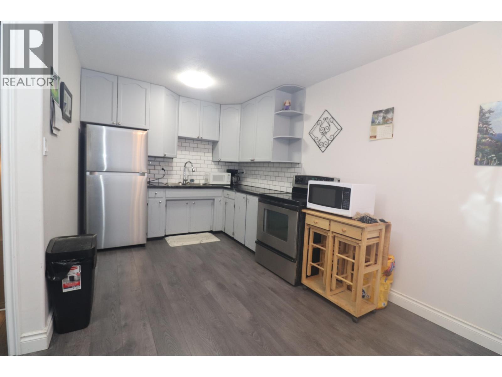 2114 Strathcona Avenue Property Photo 7