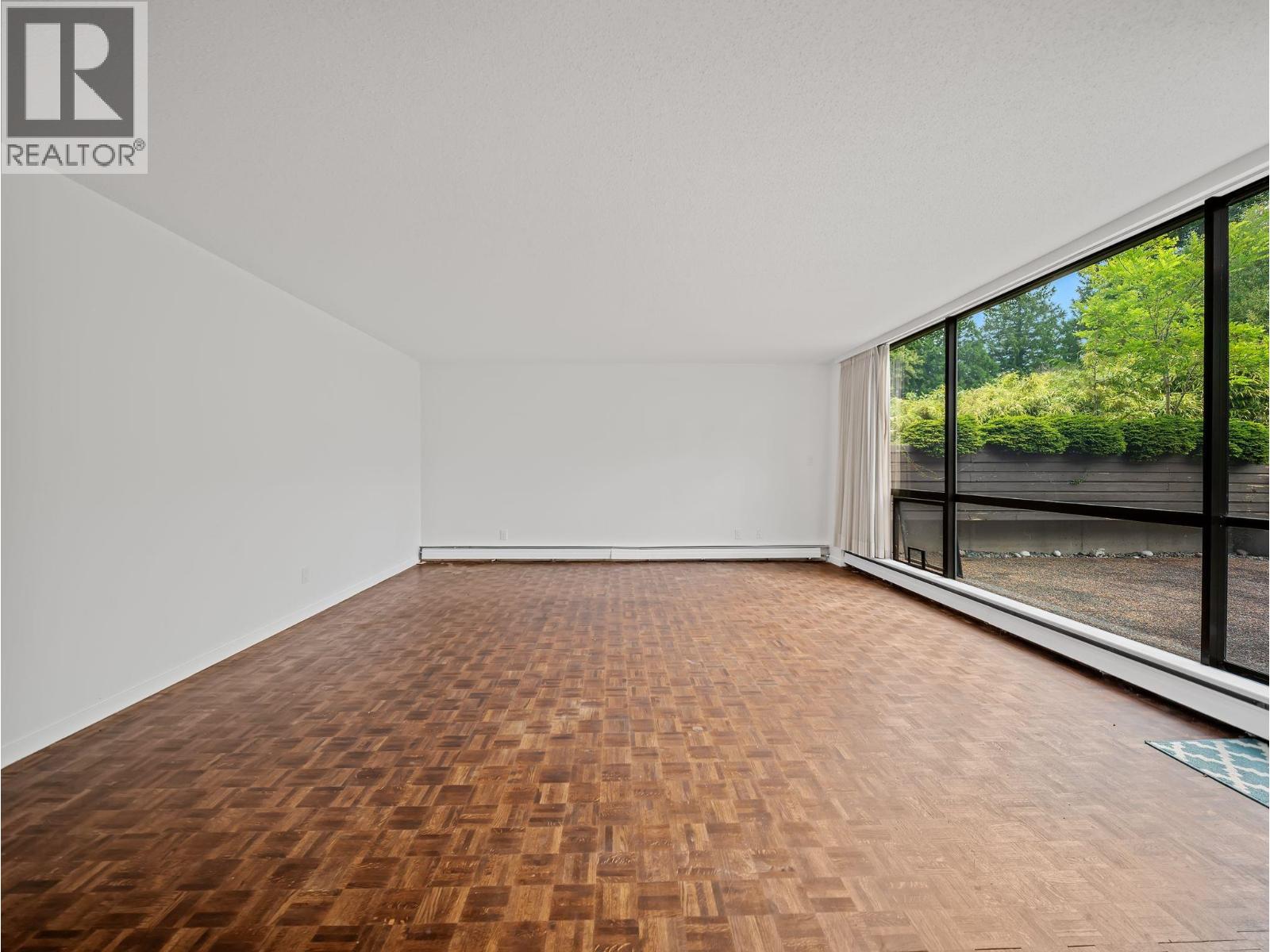 106 4900 Cartier Street Property Photo 2