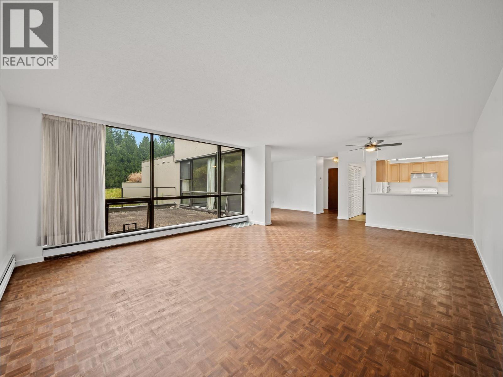 106 4900 Cartier Street Property Photo 5