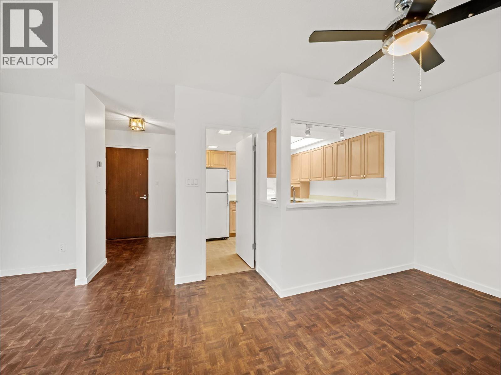 106 4900 Cartier Street Property Photo 6