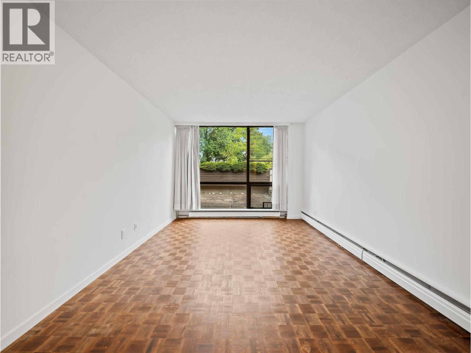 106 4900 Cartier Street Property Photo 18