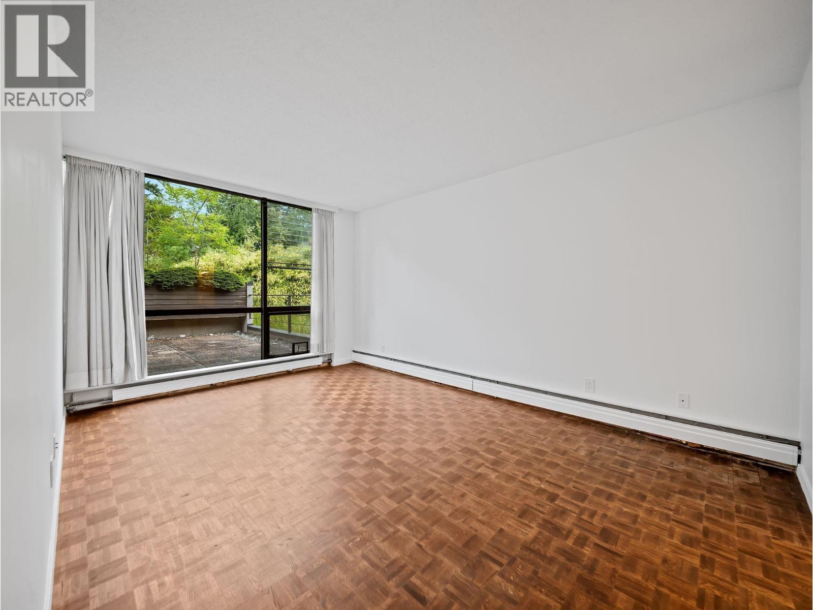 106 4900 Cartier Street Property Photo 19