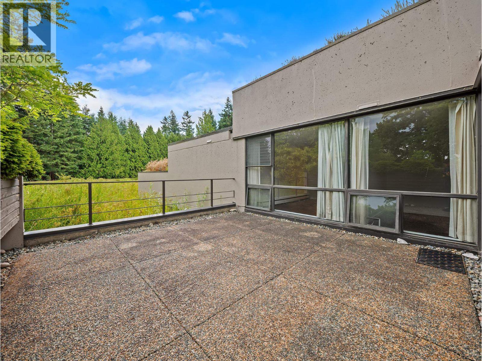 106 4900 Cartier Street Property Photo 29