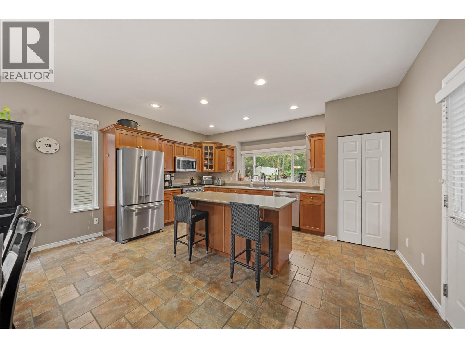 24111 102b Avenue Property Photo 6