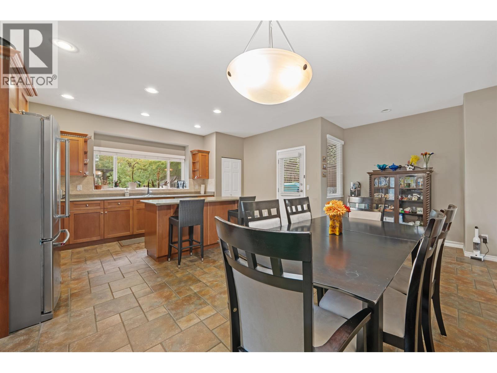 24111 102b Avenue Property Photo 9