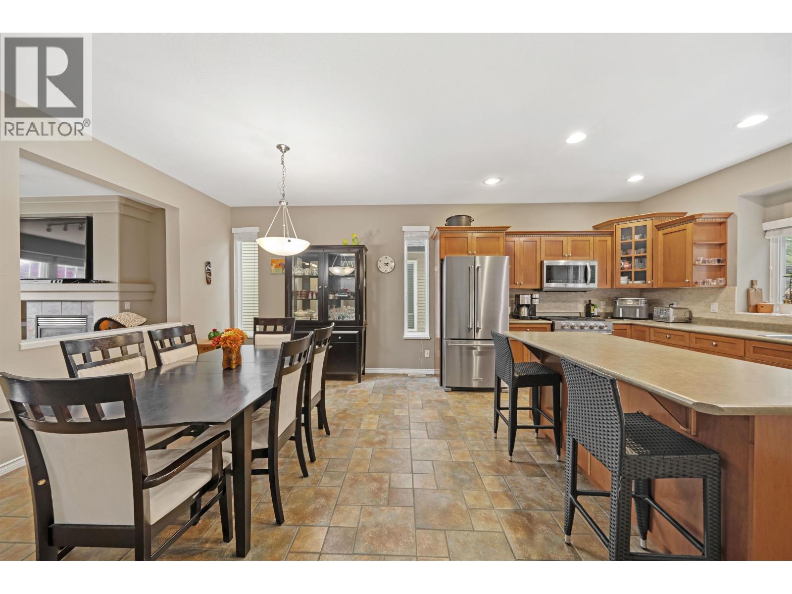 24111 102b Avenue Property Photo 10