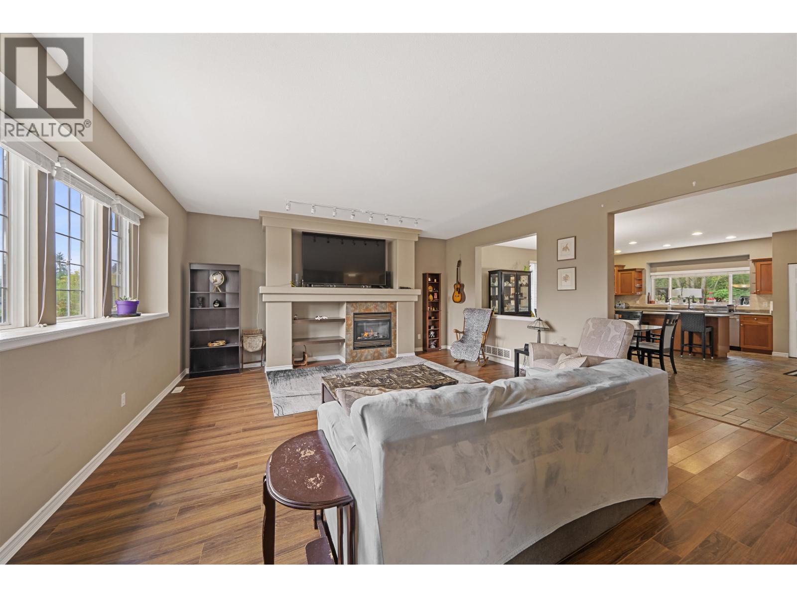 24111 102b Avenue Property Photo 11