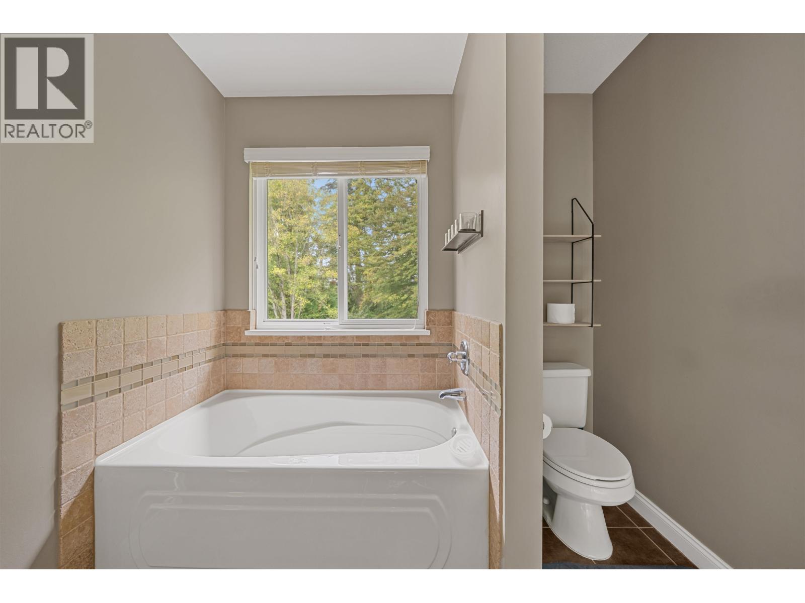 24111 102b Avenue Property Photo 18