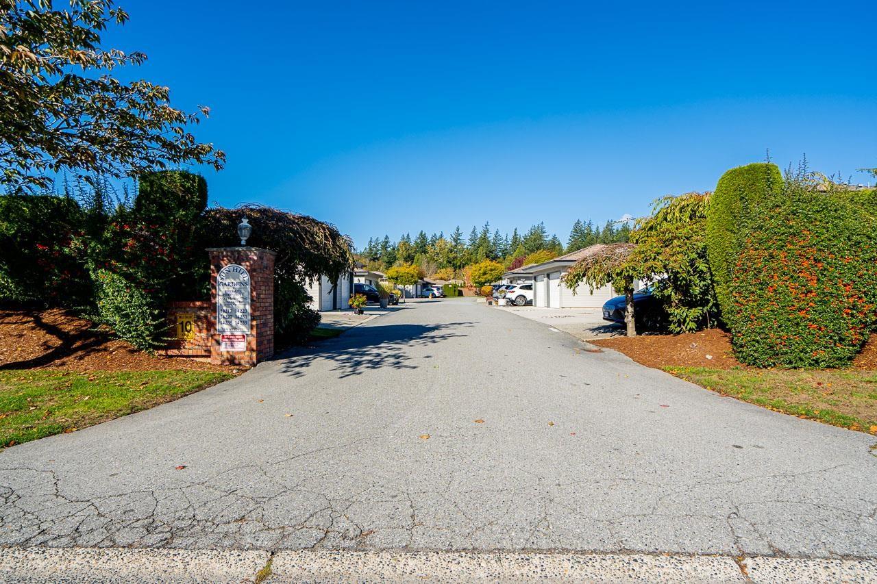 2 14217 18a Avenue Property Photo 12