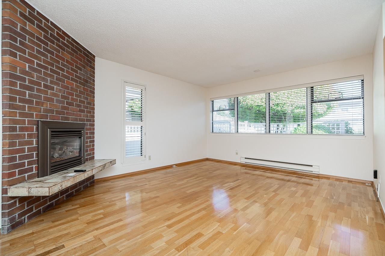 2 14217 18a Avenue Property Photo 17