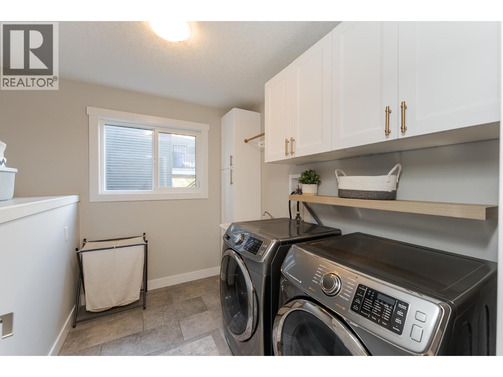 7661 Creekside Way Property Photo 12