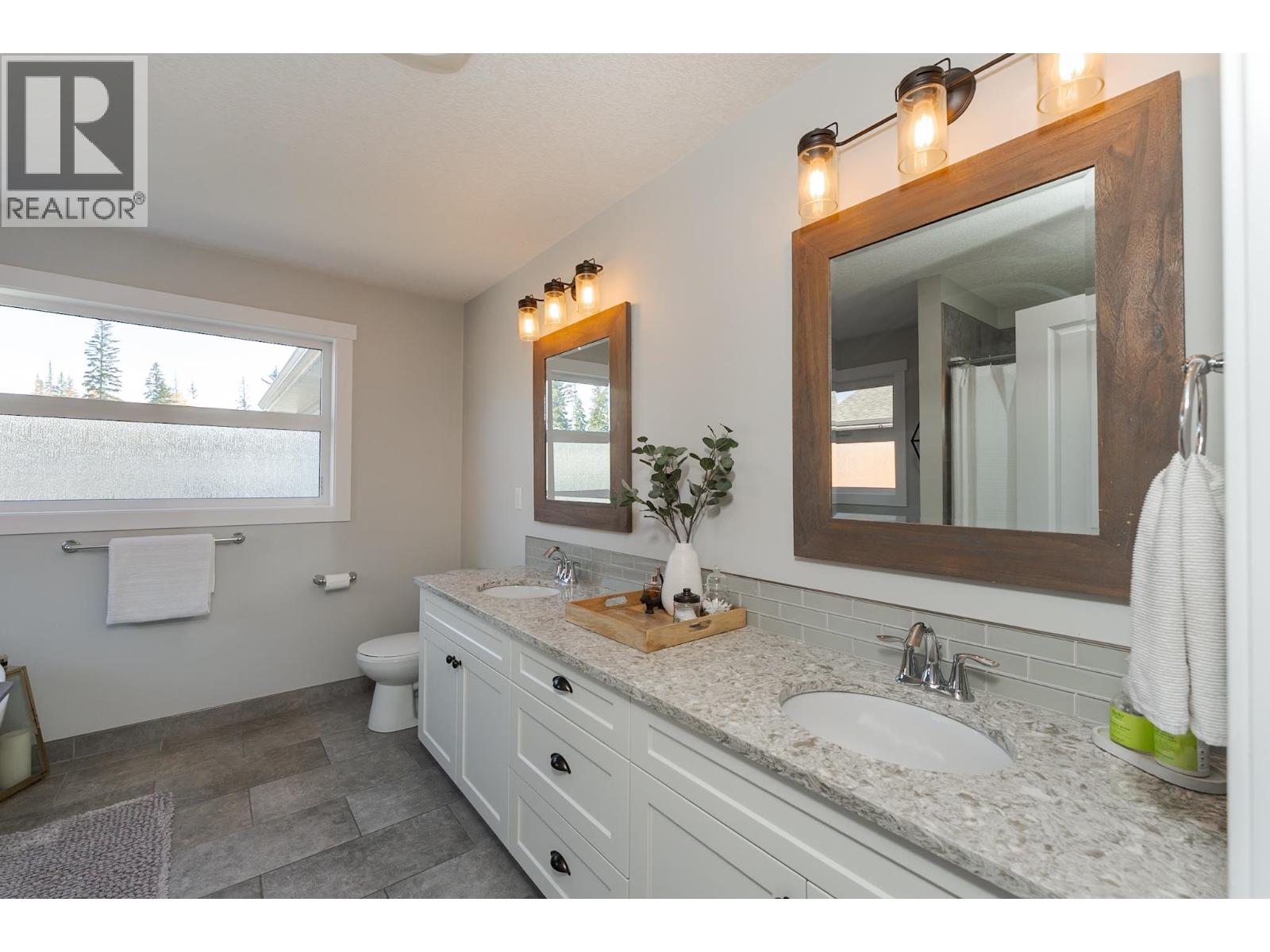 7661 Creekside Way Property Photo 24