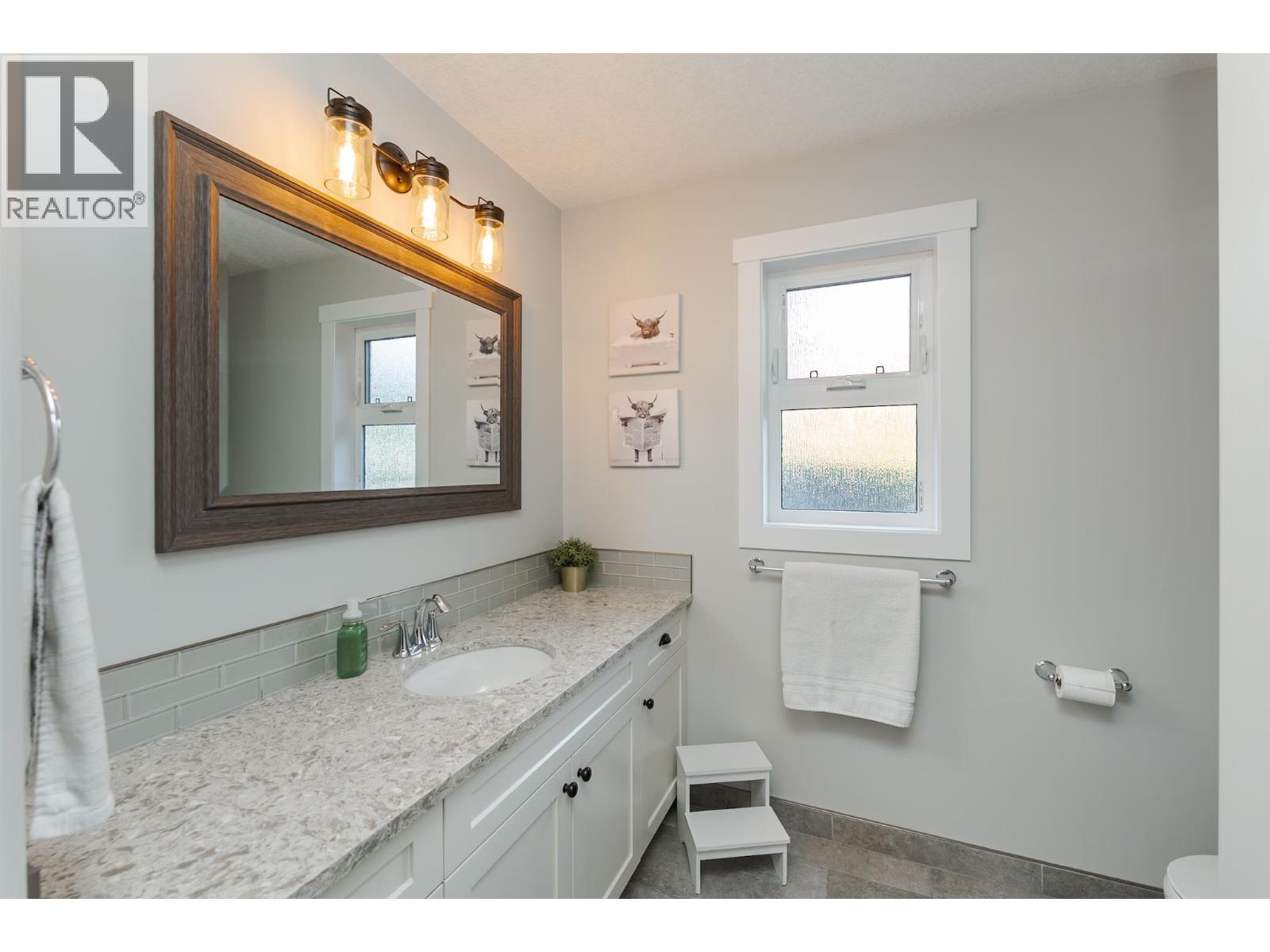 7661 Creekside Way Property Photo 27